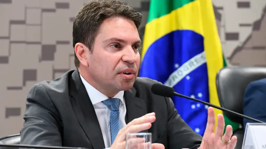 CPI do 8 de Janeiro: Ramagem revê papel da PF em novo relatório, mas governo continua insatisfeito 1 CPI do 8 de Janeiro: Ramagem revê papel da PF em novo relatório, mas governo continua insatisfeito